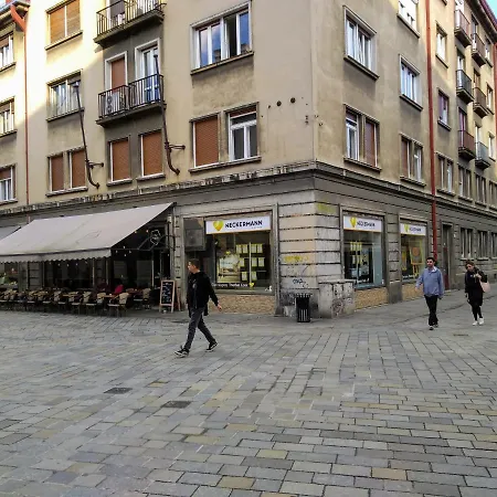 Feel Like At Strakova - Hearth Of The City Center